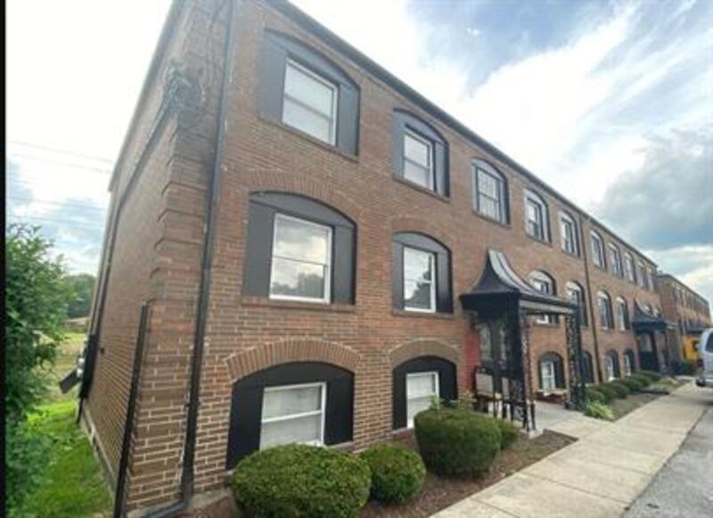 Louisville Condo: 4902 Saddlebrook Lane