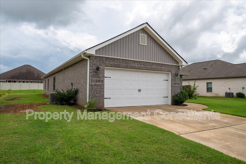 Athens House: 14872 Demarie Ln