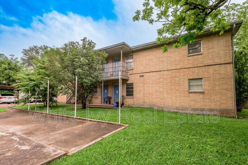 2 Bedroom Rental – 525 12th Street, 8, Huntsville, TX