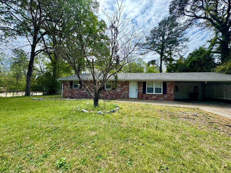 Columbus House: 4702 Harbin Street