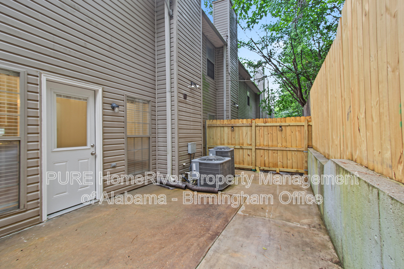 Hoover House: 456 Highland Cove Dr