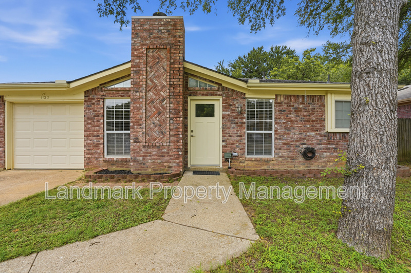 Mansfield House: 1122 Hidden Creek Drive