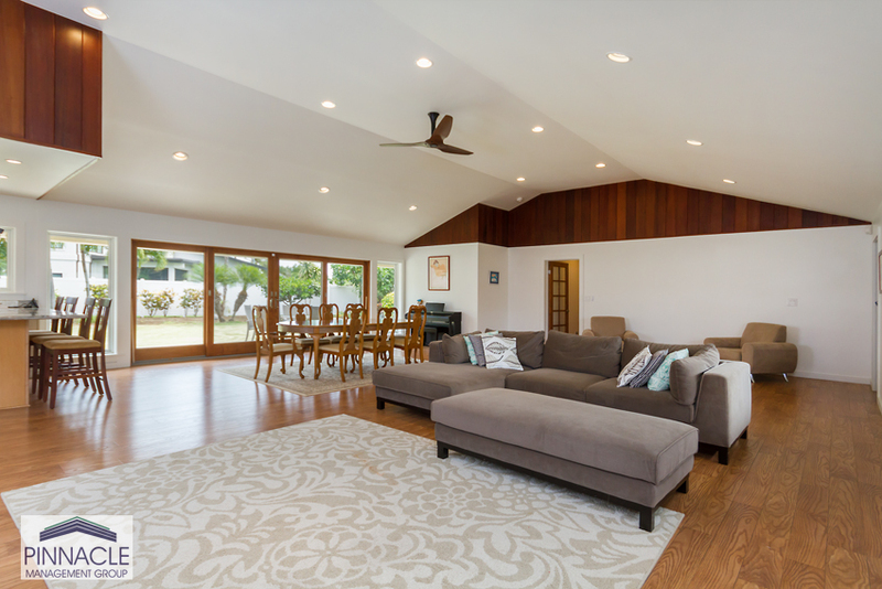 Honolulu House: 984 Waiholo St.