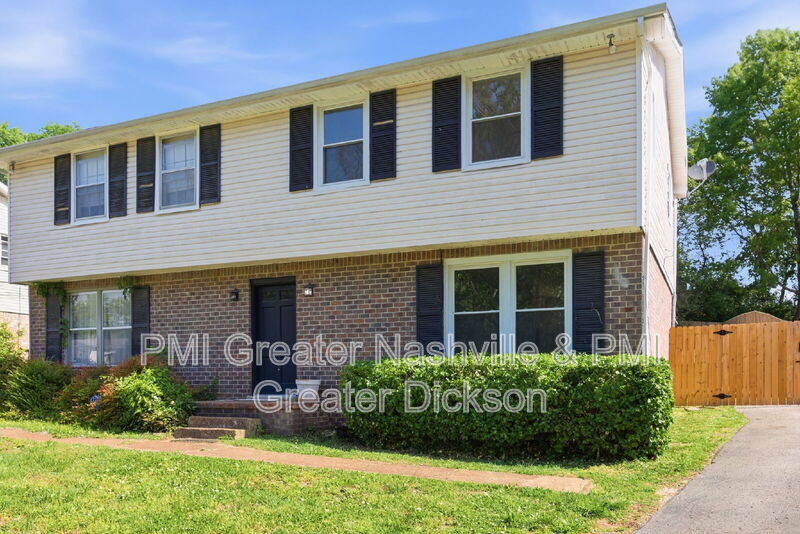 Nashville House: 704 McPherson Dr