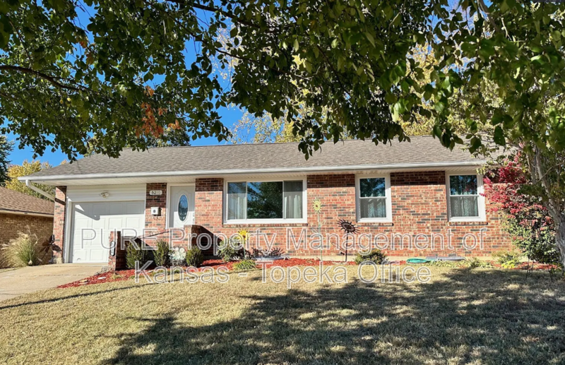 Topeka House: 5216 SW 33rd