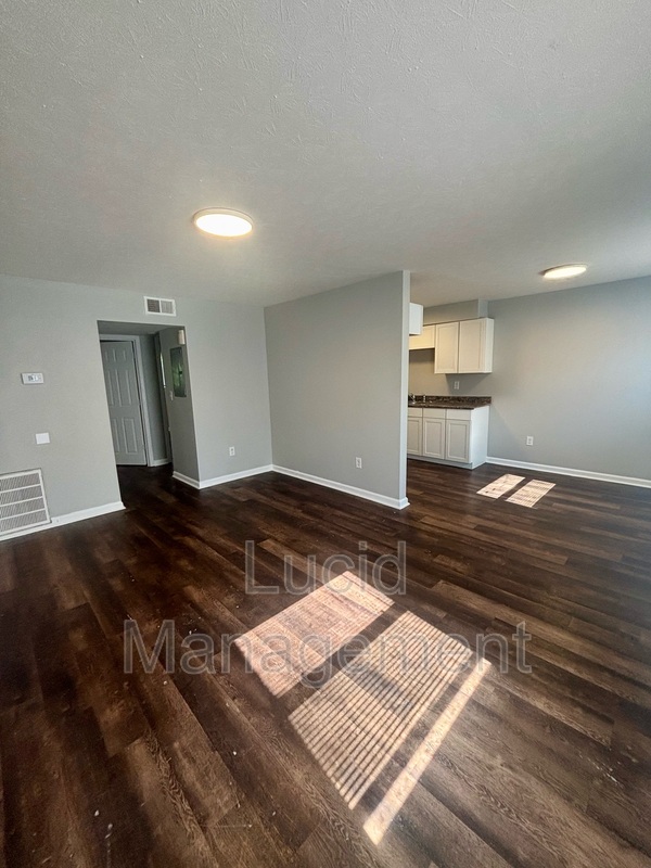 Louisville Condo: 3409 Shanks Lane - 4