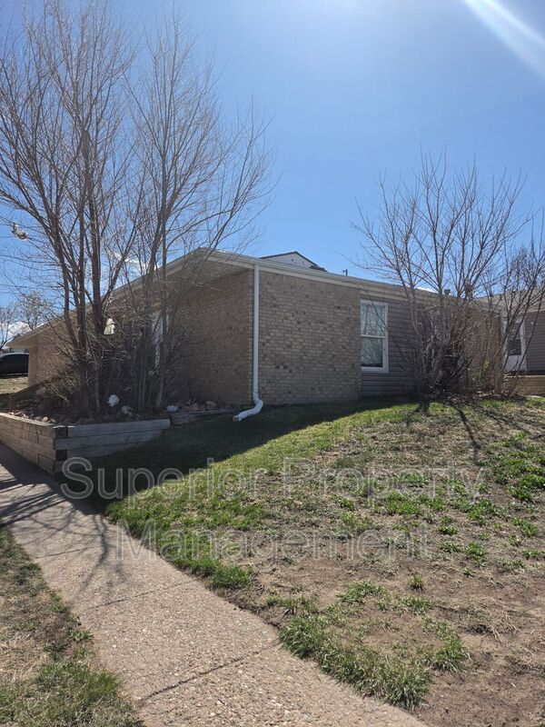 Cheyenne House: 517 W 5th St