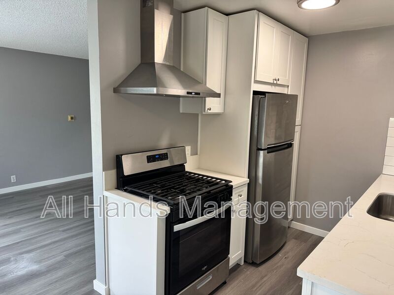 Long Beach Condo: 3121 East Mariquita Street