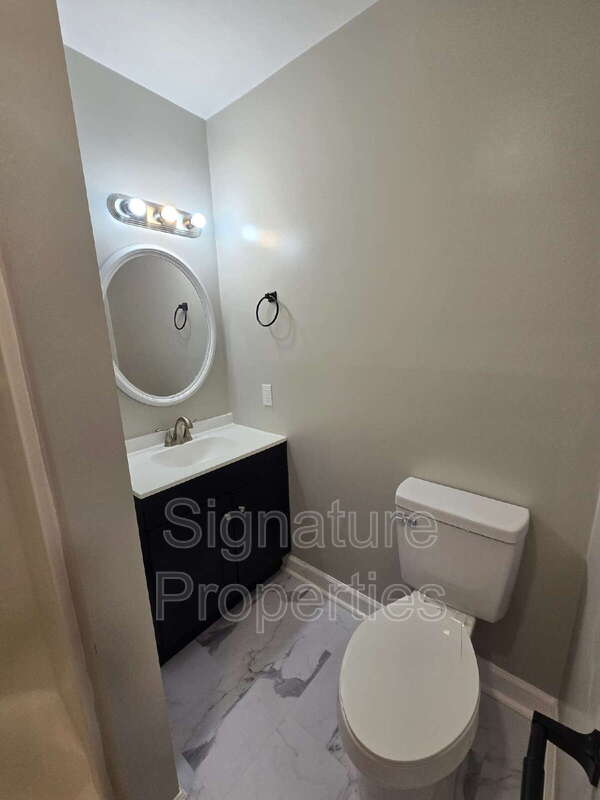 Hague Condo: 773 Long Point Road