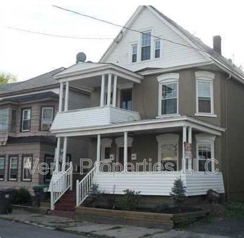 Mechanicville House: 61 South Main St.