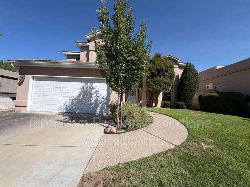 Albuquerque House: 6517 Glen Oak NE