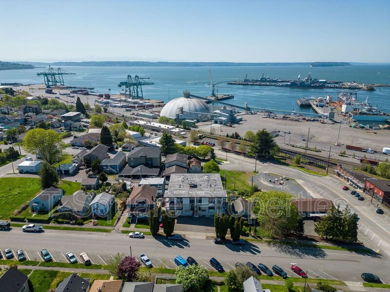 Everett House: 2918 Nassau St