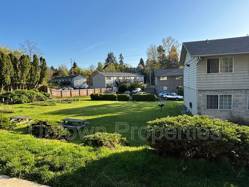 Portland House: 1420 SW Bertha Blvd