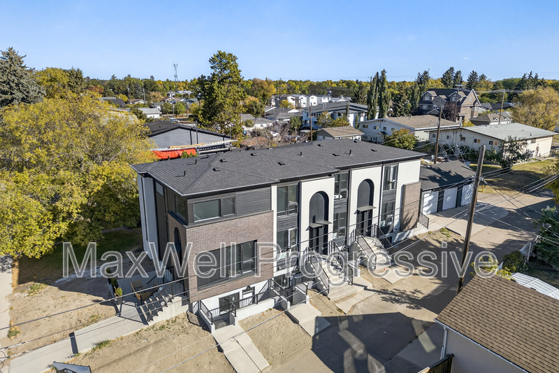 Edmonton Townhome: 11111 51 Street