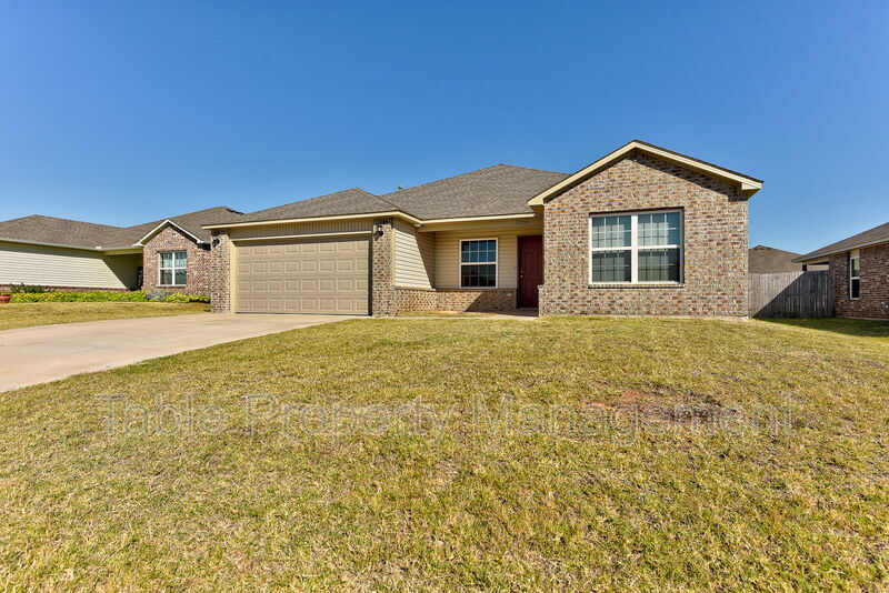 Mustang House: 1929 West Antler Way