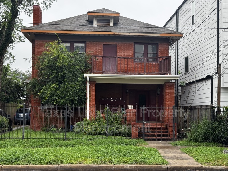 Houston Condo: 4510 La Branch St