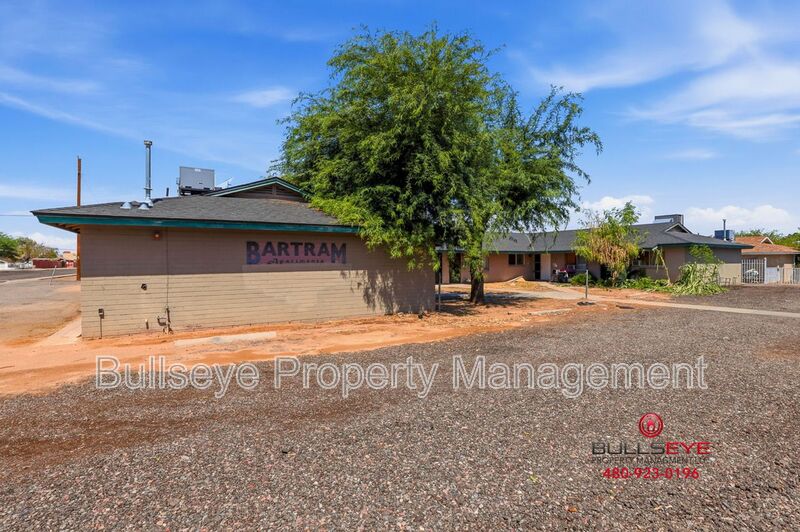 Phoenix House: 5644 S 7Th St