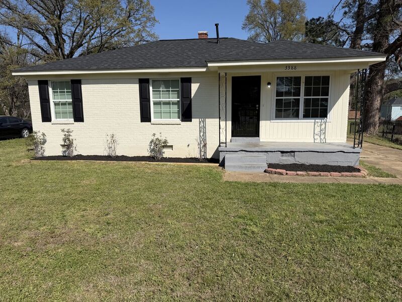 Memphis House: 3388 Charlotte Rd