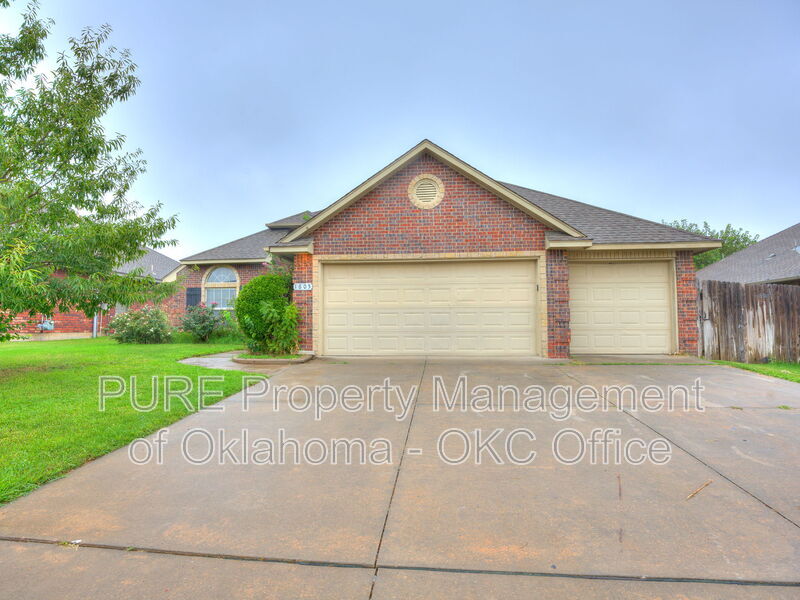 Moore House: 1605 SW 33rd Street