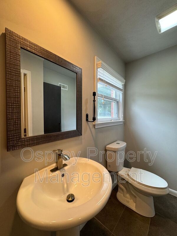 Welcome to this beautiful Single Family Home!  - Photo 10