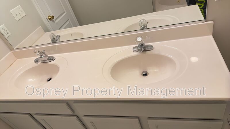3BR Townhouse Condo with Garage "ASK ABOUT OUR ZERO DEPOSIT" - Photo 14