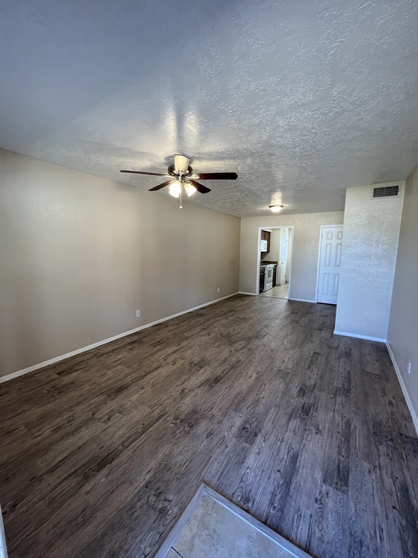 Brenham Condo: 910 North Park Street - 938