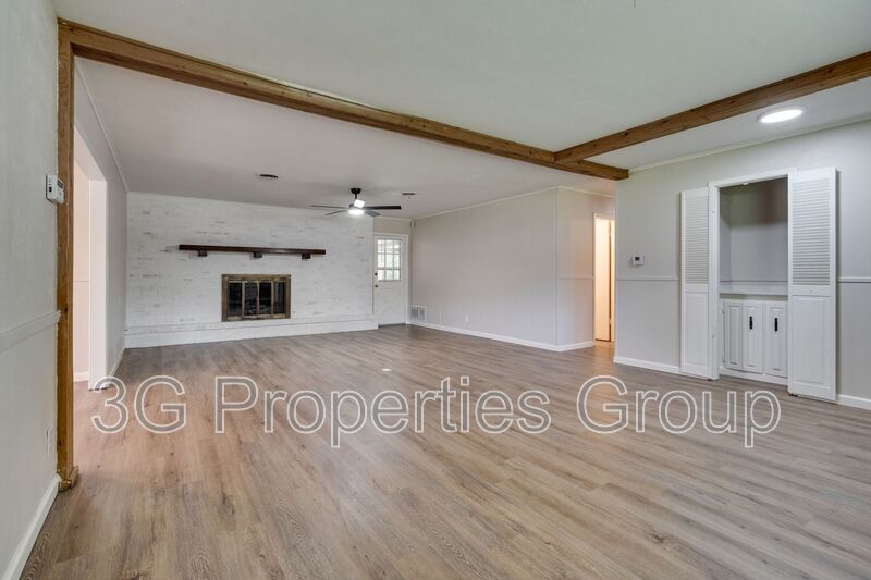 Argyle House: 140 Joyce Drive