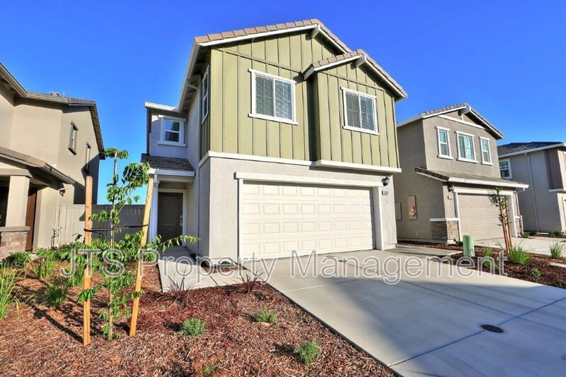 Roseville House: 2097 Shady Tree Circle