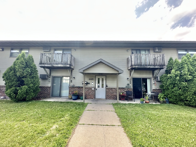 Appleton Condo: 2209 North Michelle Court - 2