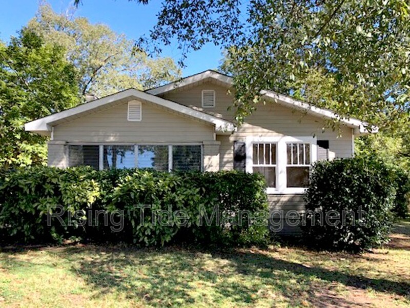 Hueytown House: 123 Vines Ave