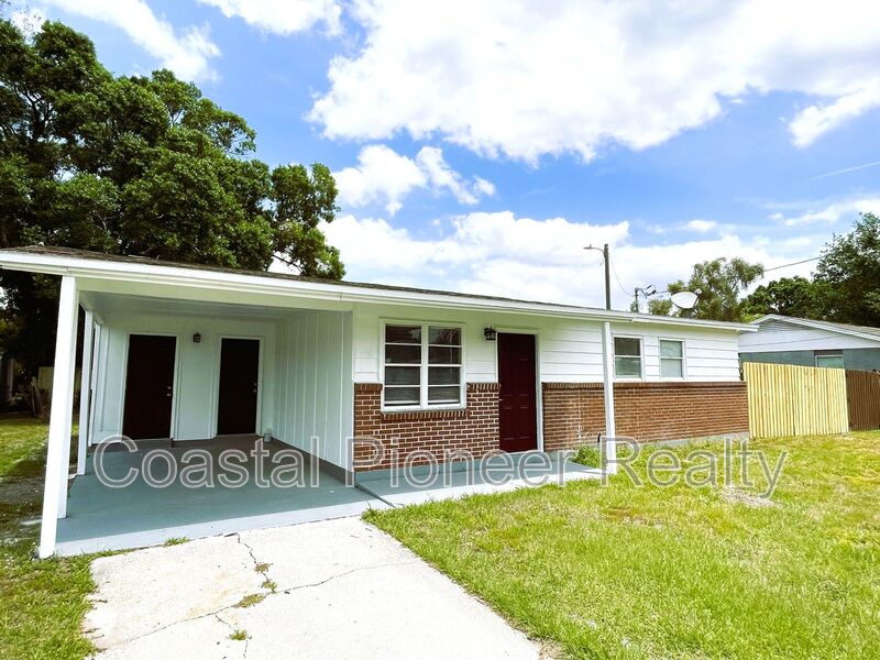 Tampa House: 8310 Croton Ave