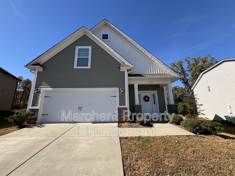 Duncan House: 459 Torrington Drive