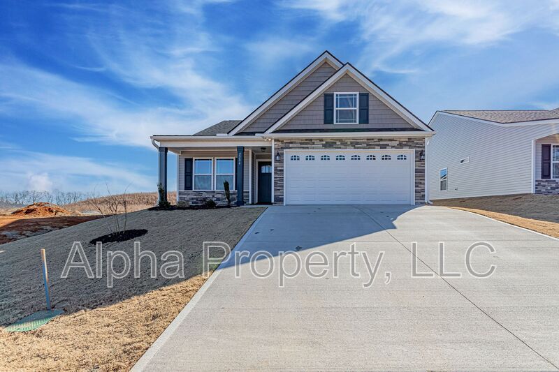 Moore House: 2204 Davenport Ct