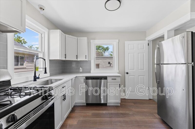 waterford Condo: 920 Premont Avenue - 1