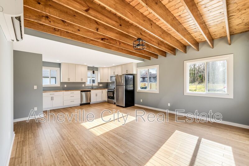 Asheville House: 12 New Street