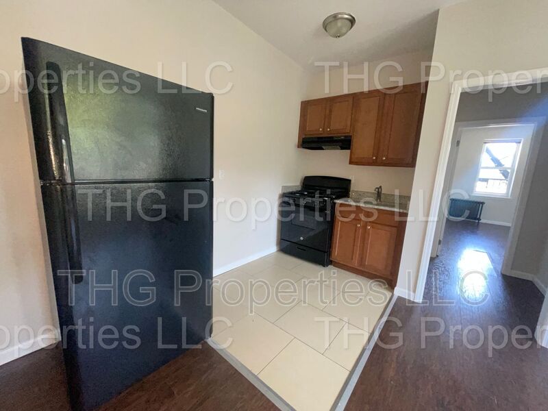 Orange Condo: 641 Lincoln Ave.