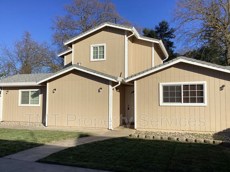 Elk Grove House: 10087 Emerald Grove Drive