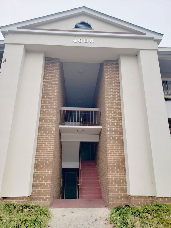 Request a Viewing for 4005 Governors Square, 3 Tenant Turner