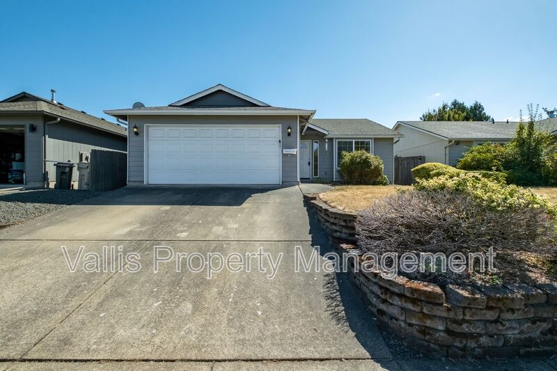 Albany House: 3234 23rd Avenue Southeast