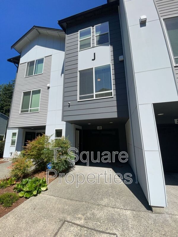 Everett House: 13117 3rd Ave SE