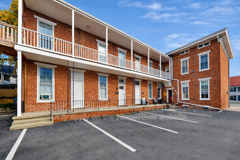 Carlisle Condo: 118 S Hanover St