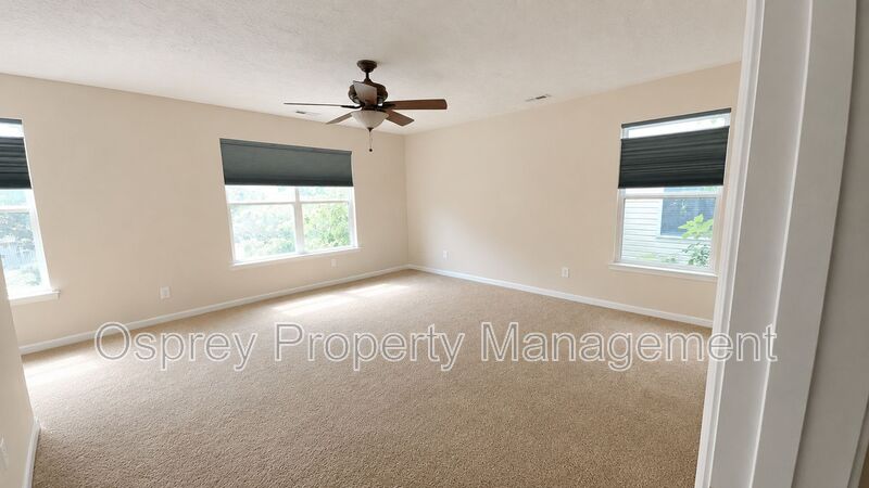 Spacious 3-Bedroom Home with Primary Suite! - Photo 8