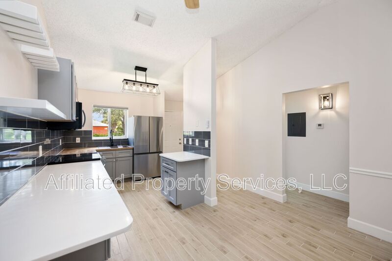 West Palm Beach House: 5214 Stacy Street