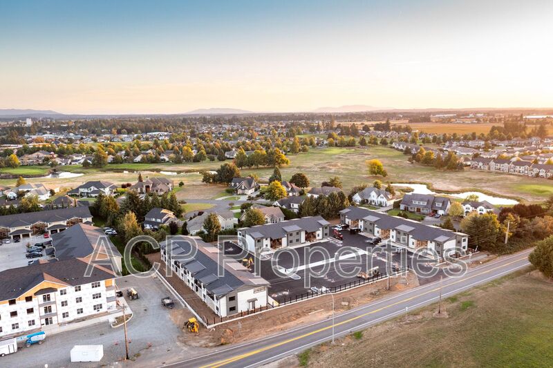 Lynden Condo: 665 E Badger Rd