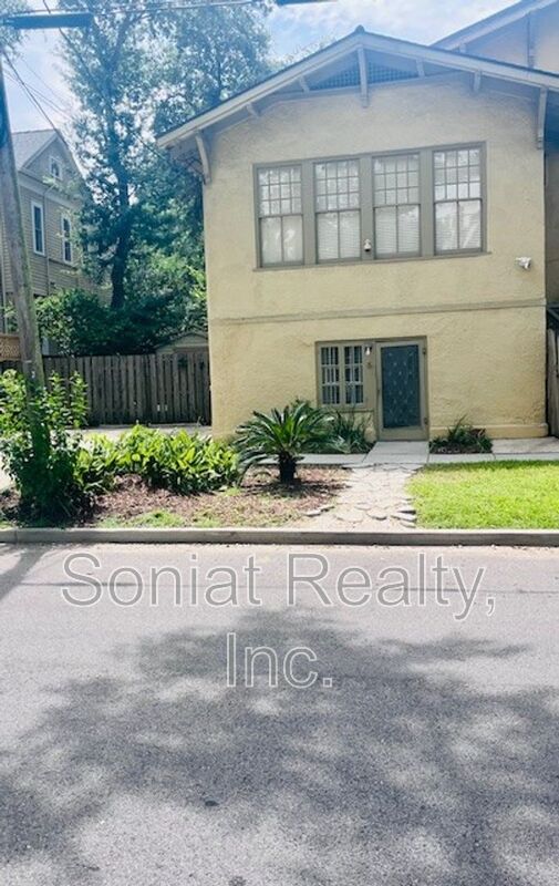 New Orleans Condo: 7 Allard Boulevard