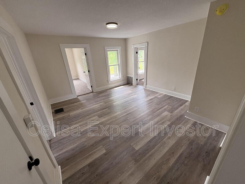 Fort Wayne Condo: 807 Edgewater Ave
