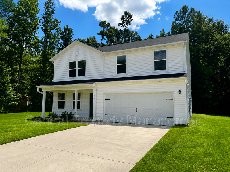 Williamston House: 124 Brooks Drive