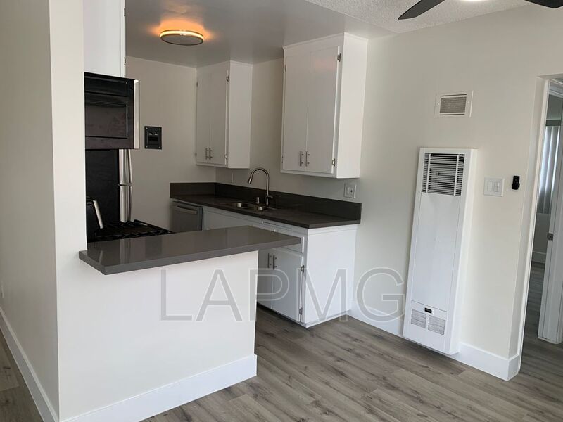 Santa Fe Springs House: 10919 Pioneer Blvd