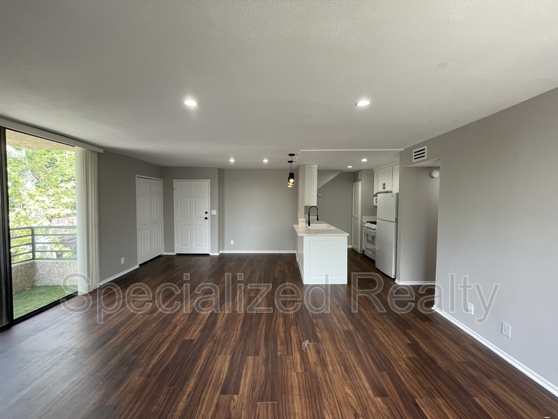 Request a Viewing for 7038 Vesper Avenue, Unit 104 Tenant Turner