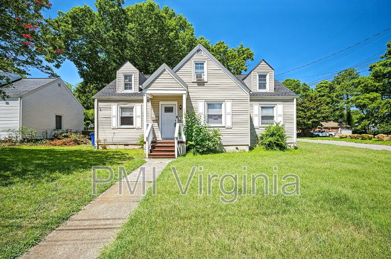 Norfolk Condo: 3841 Chatham Cir